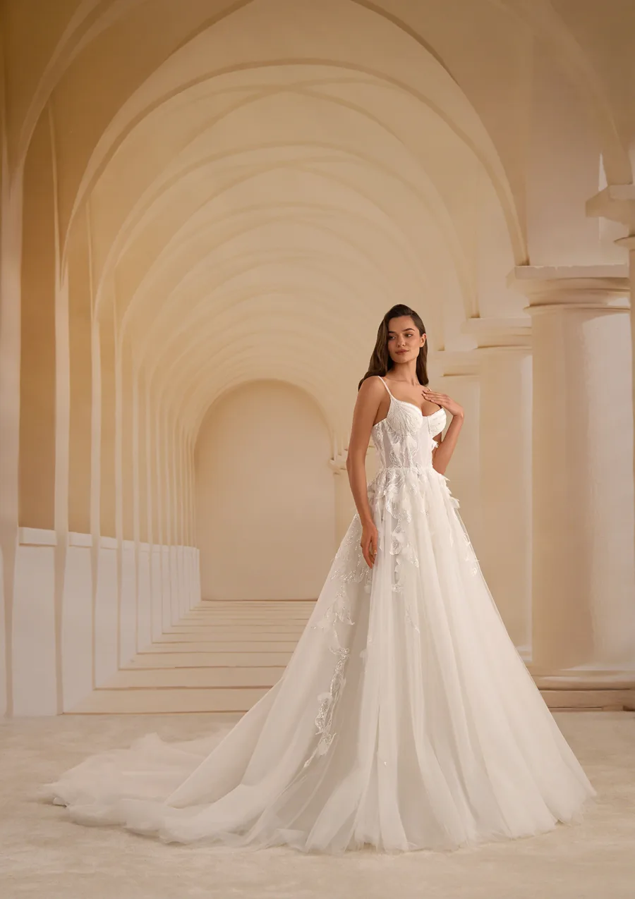 Νυφικό Berze | Νυφικά φορέματα και είδη γάμου Mon Amour Bridal