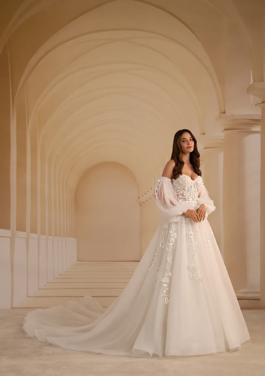 Νυφικό Klear | Νυφικά φορέματα και είδη γάμου Mon Amour Bridal
