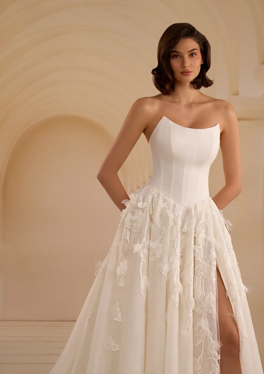 Νυφικό Kristine | Νυφικά φορέματα και είδη γάμου Mon Amour Bridal